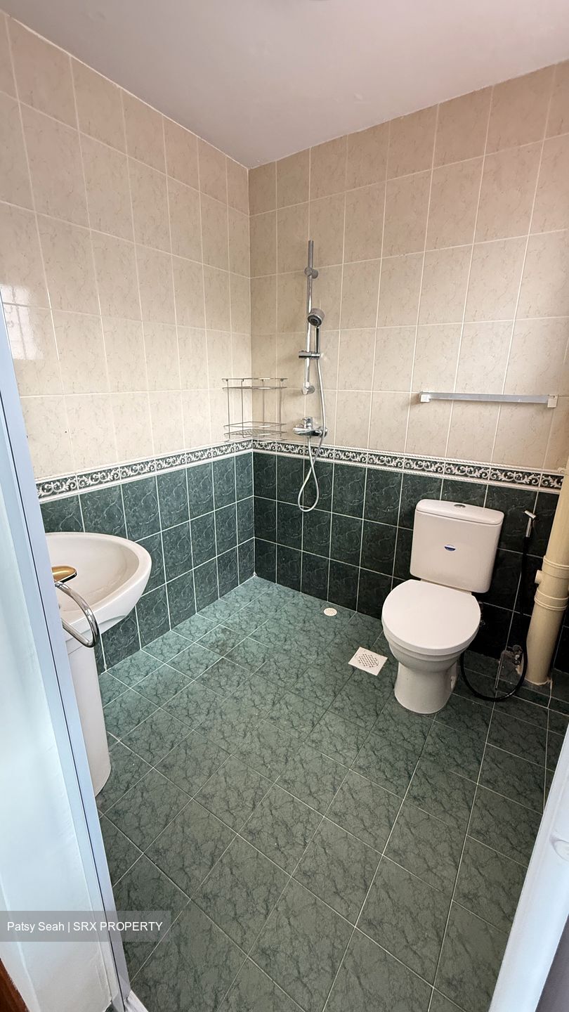 Golden Hill Estate (D19), Terrace #450523731